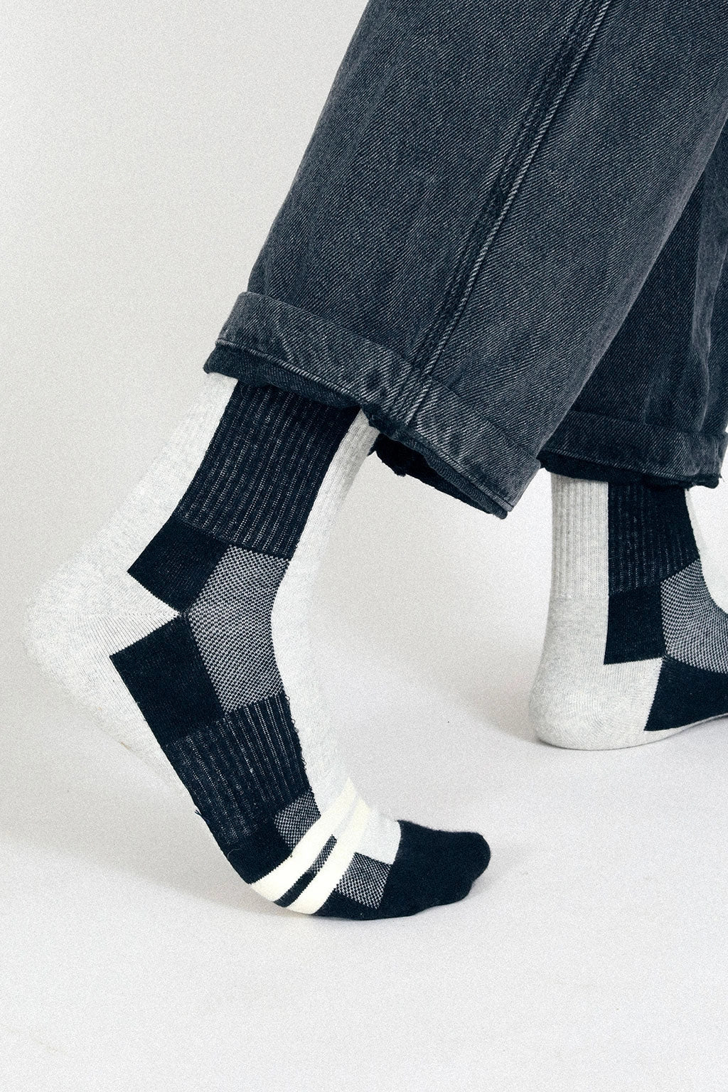 Men's Dark Color Block Crew Socks