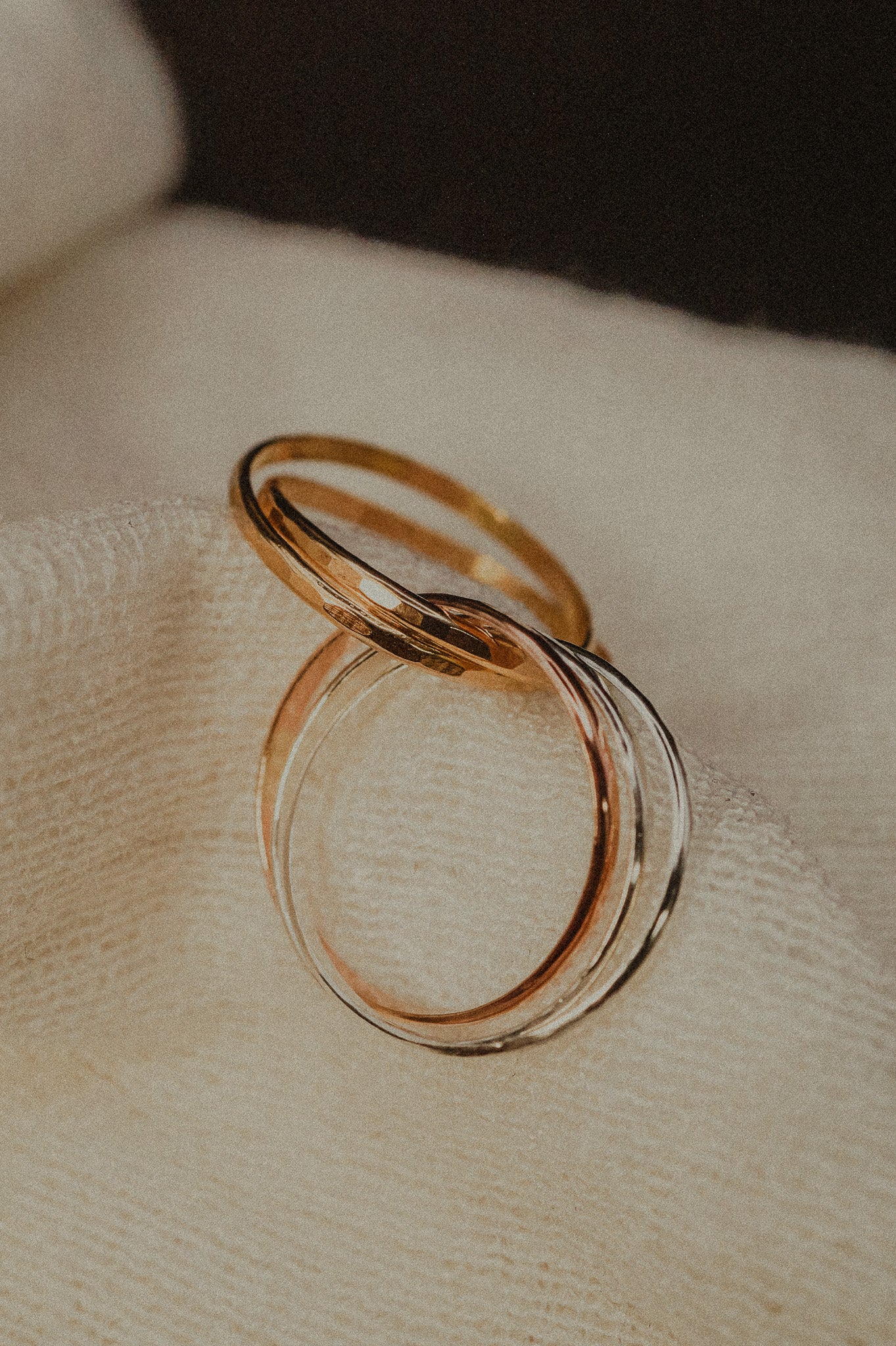Thin Interlocking Set of 5 Rings, Solid Mixed Metals