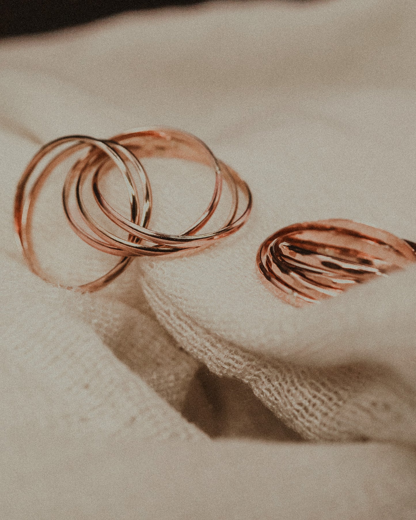 Thin Interlocking Set of 5 Rings, Solid 14K Rose Gold
