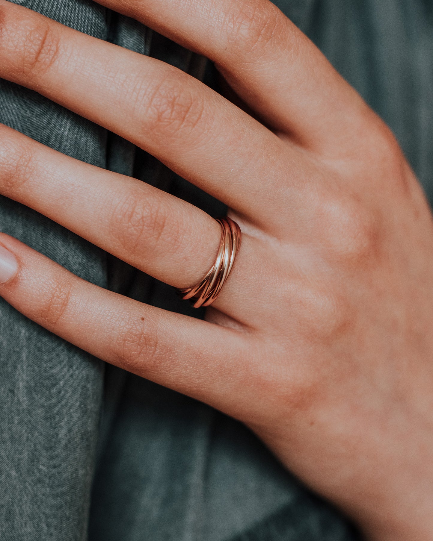 Thin Interlocking Set of 5 Rings, Solid 14K Rose Gold