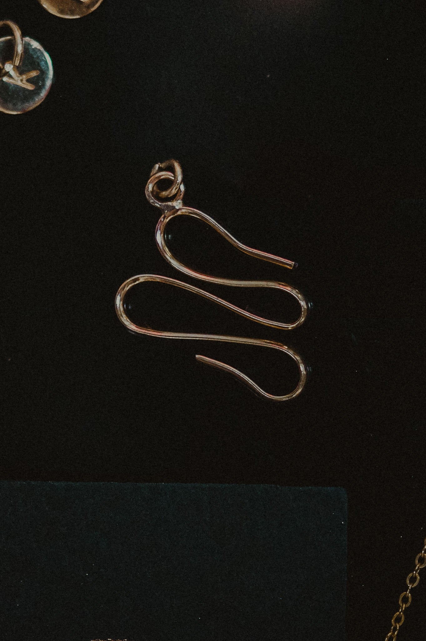 Form Pendant