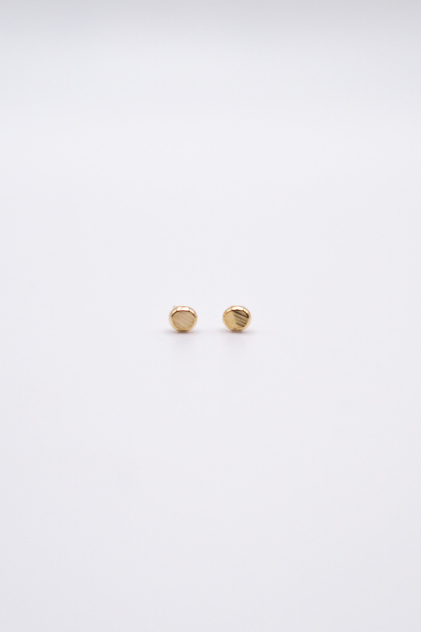 Hammered Bead Flat Back Stud Earring in Solid Gold