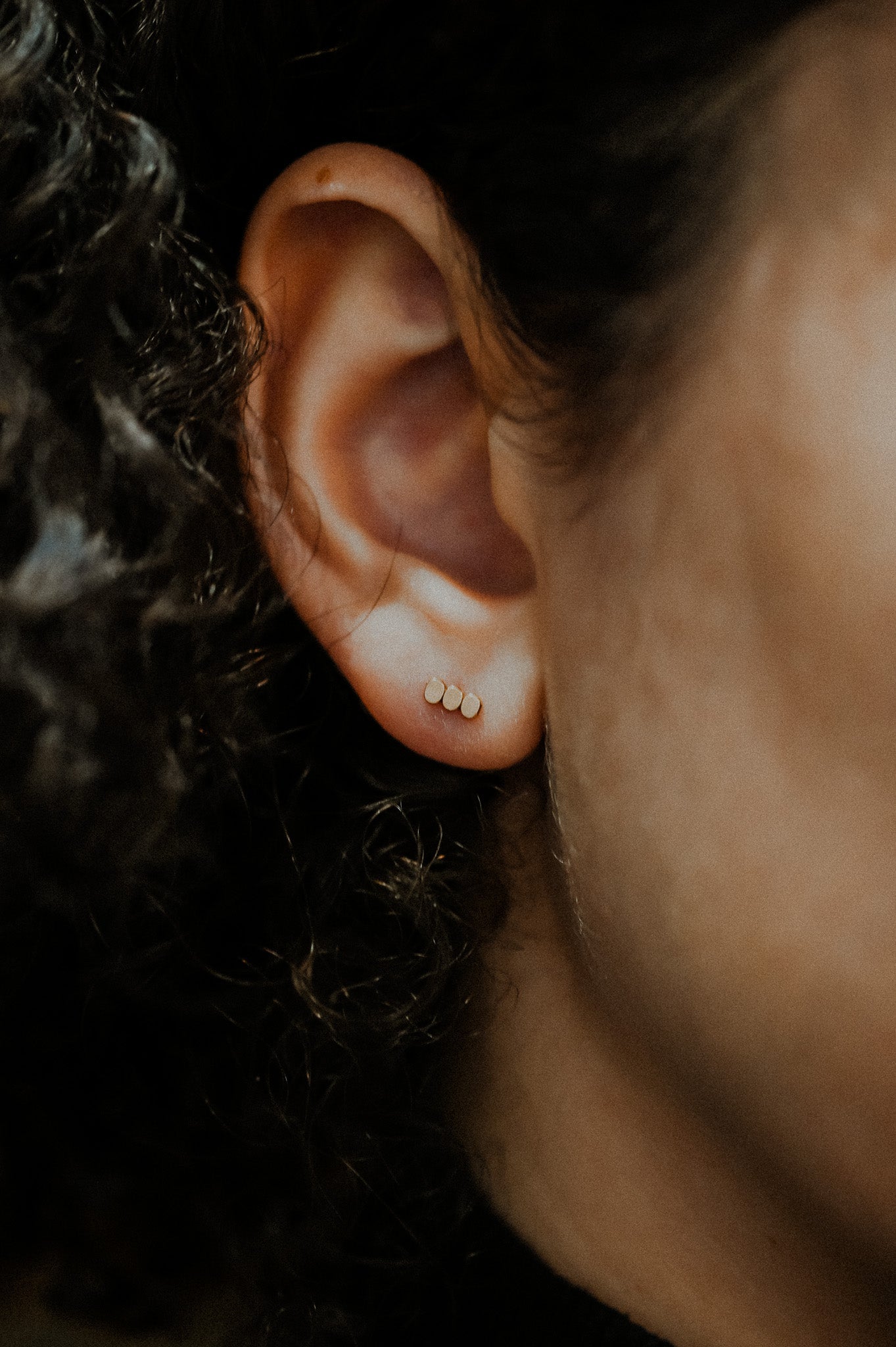 Hammered Bead Flat Back Stud Earring in Solid Gold