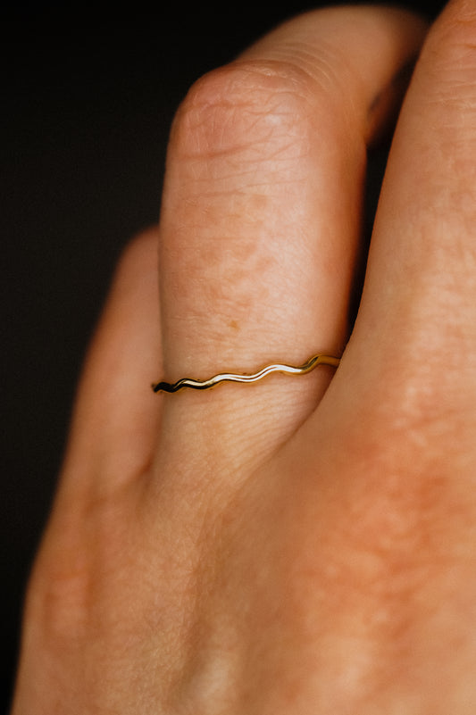 Squiggle Ring, Solid 14K Gold