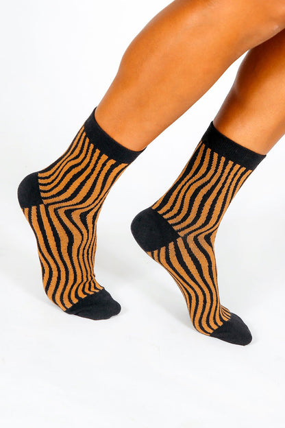 Wavy Ankle Socks
