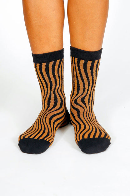 Wavy Ankle Socks