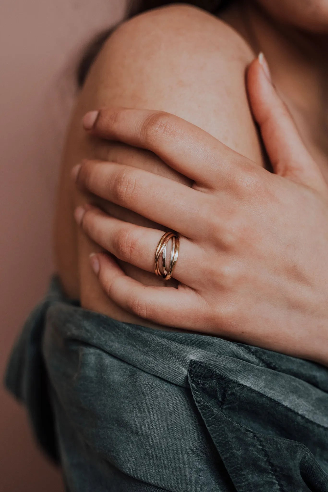 Thin Interlocking Set of 5 Rings, Mixed Metals