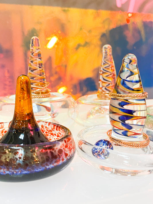 Kinetic Glass Ring Holder