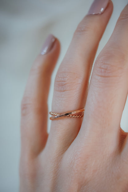 Twist Interlocking Set of 2 Rings, Solid 14K Rose Gold