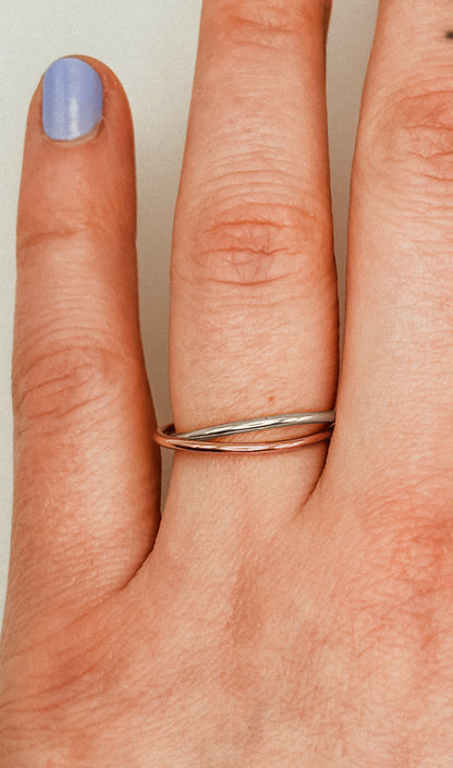 Thin Interlocking Set of 2 Rings, Mixed Metals