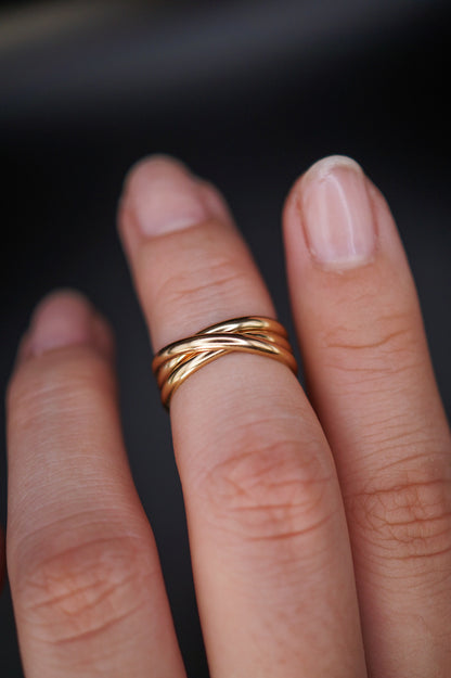 Overlap Ring, Solid 14K Gold