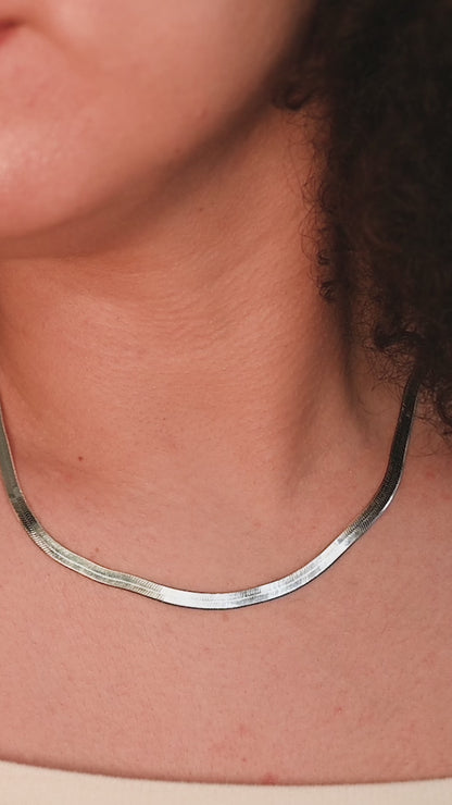 Mid Herringbone Chain Necklace, Silver