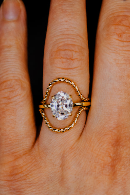 Twist Arc Set of 2 Stacking Rings in Gold, Rose Gold or Silver