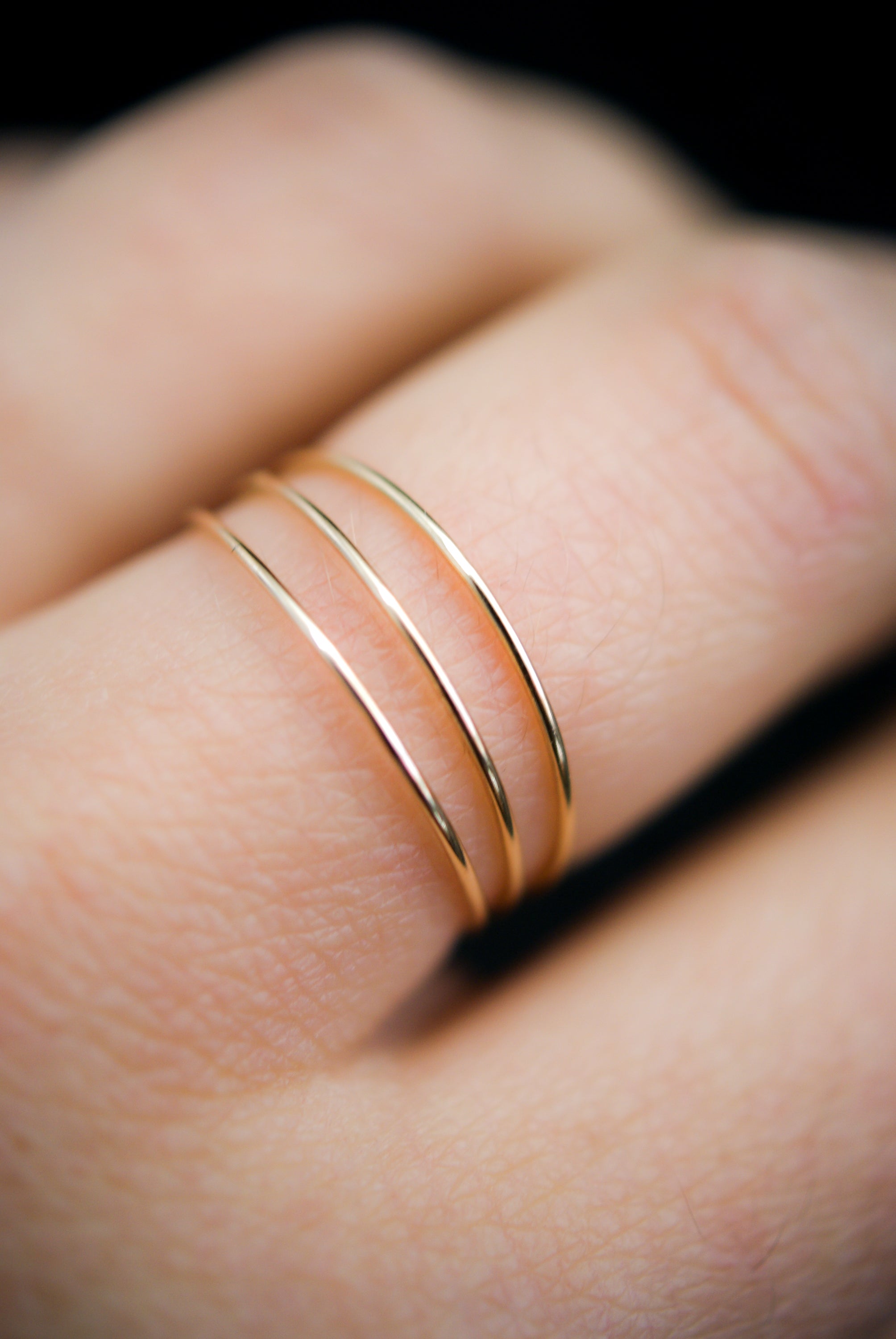 Double skinny ring in 18kt solid gold