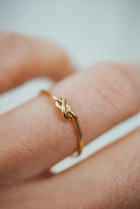 Closed Knot Ring, Solid 14K Gold